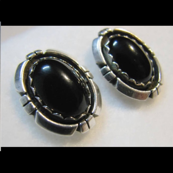 Vintage ELLA COWBOY NAVAJO overlay sterling silver black onyx earrings - Picture 3 of 6